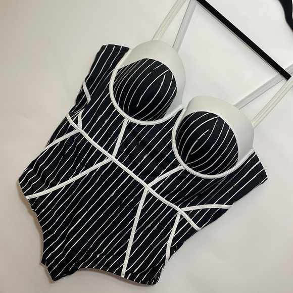 Torrid 5 DISNEY NIGHTMARE BEFORE CHRISTMAS JACK SKELLINGTON UNDERWIRE SWIMSUIT - Picture 5 of 14